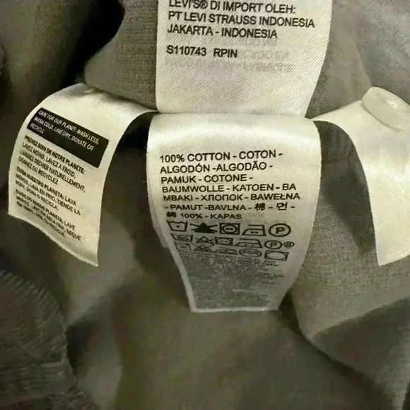 Levi’s Classic Standard Fit Western Shirt Size Small - Picture 4 of 4